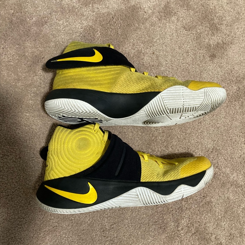 Nike Kyrie 2 “Australia”